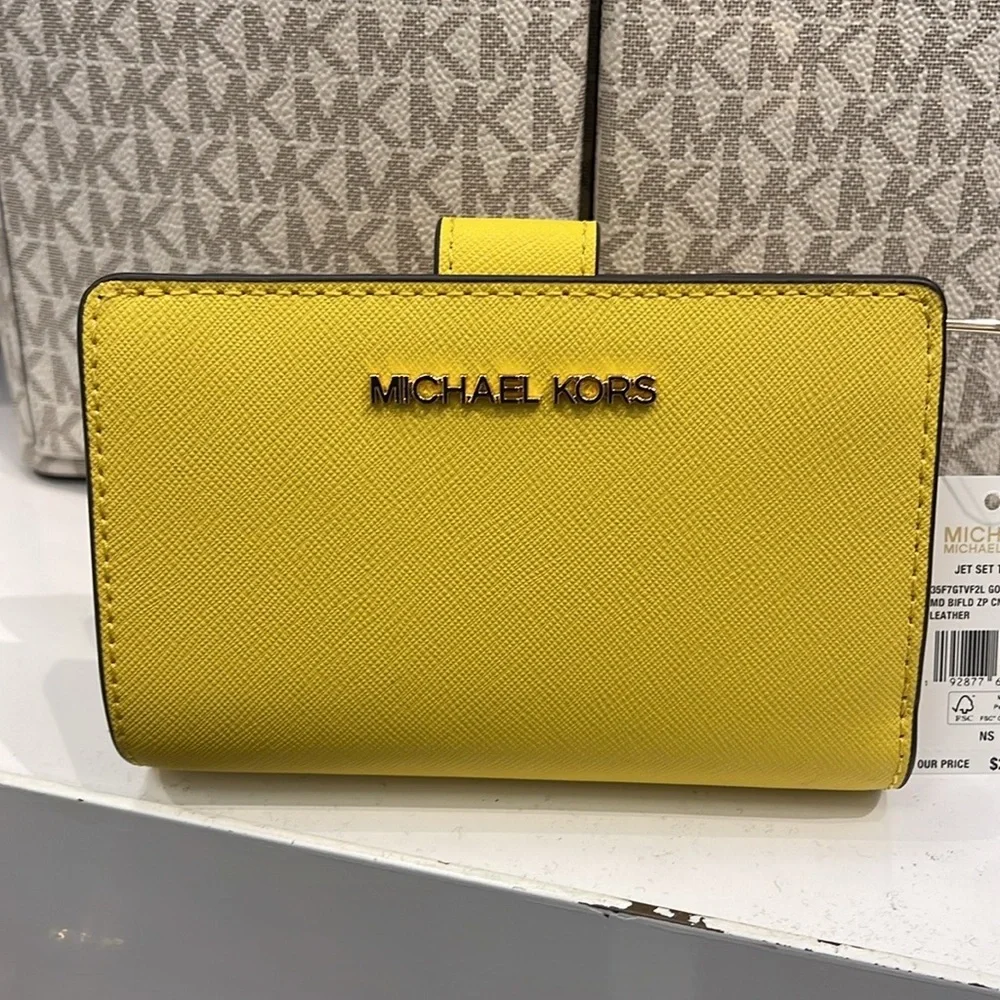 Michael Kors Medium Crossgrain Leather Wallet COLOR GOLDEN YELLOW NWT
